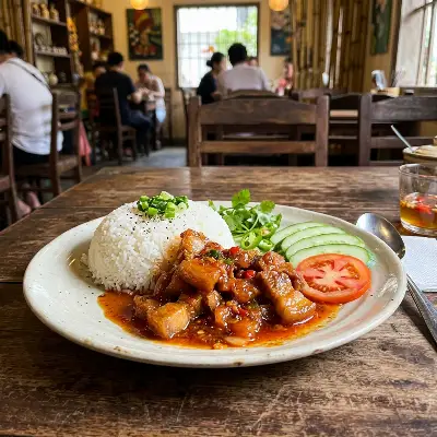 Cơm thịt sốt cay ngọt