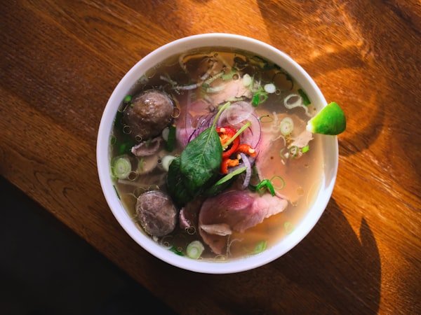 Bún bò Huế đầy đủ