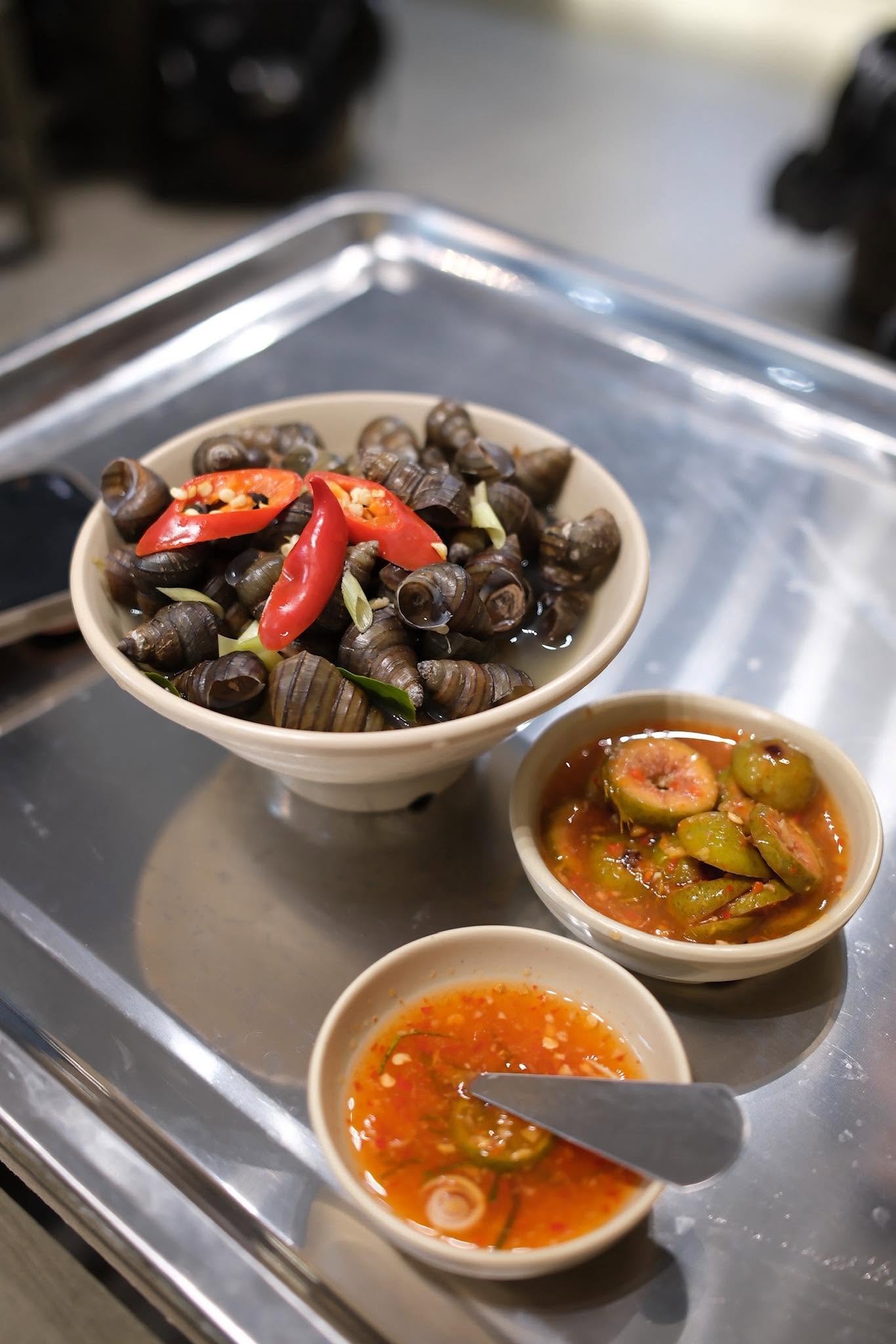 Ốc vặn hấp xả